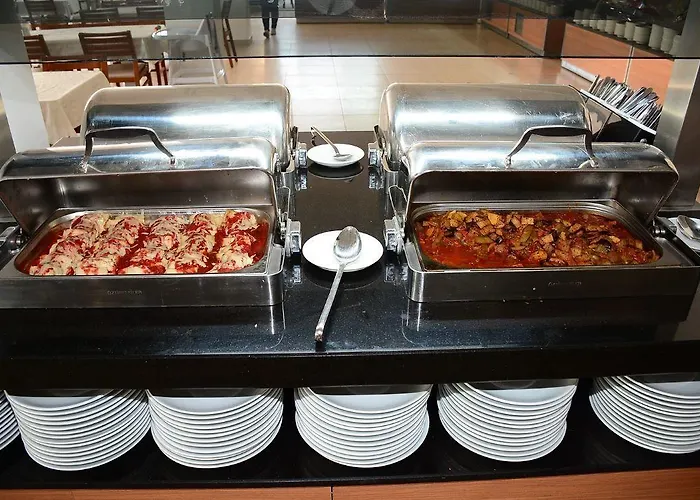 Hira Hotel *