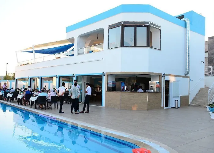 Hira Hotel *