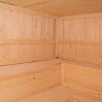 Hira فندق غومْبيت
